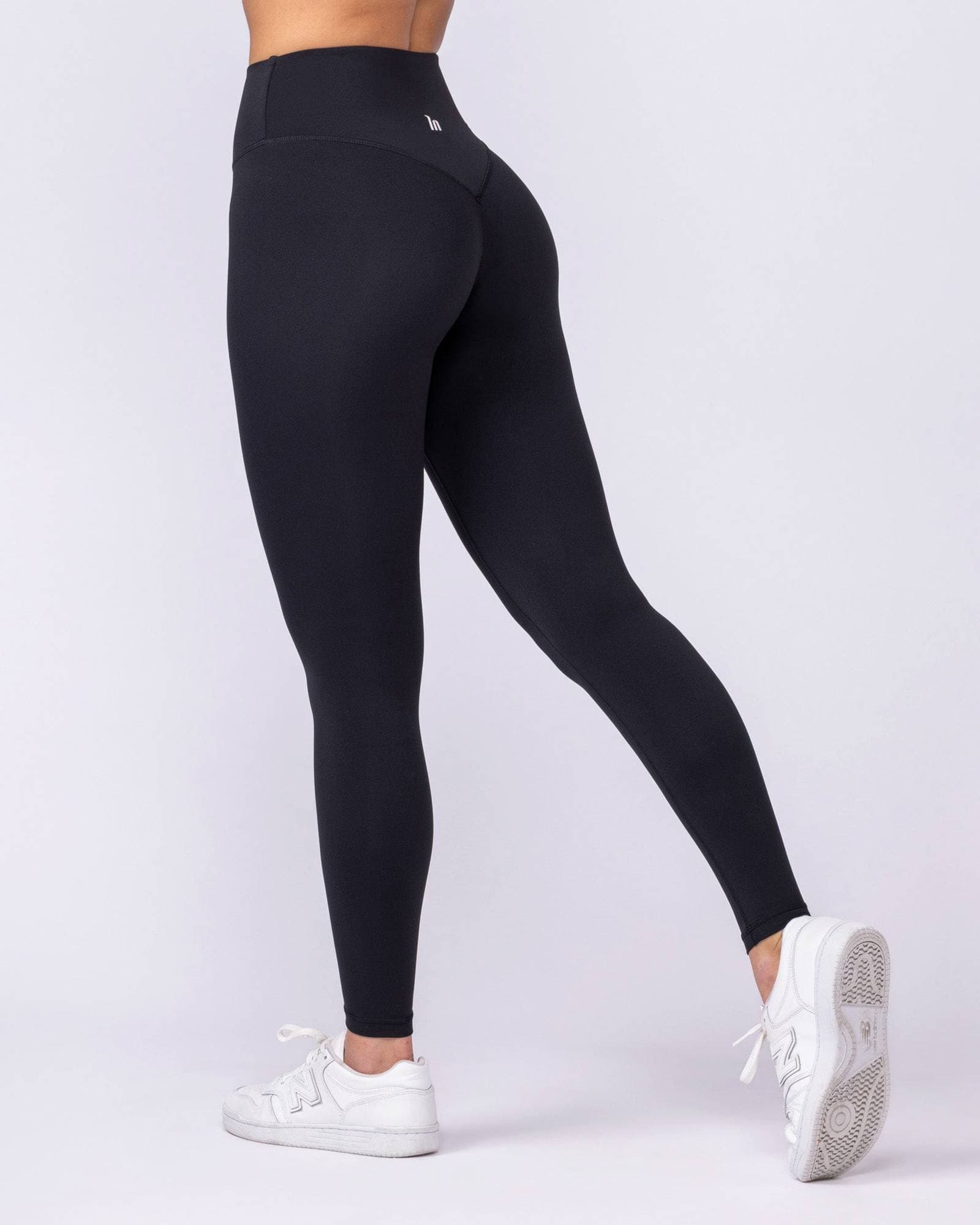 Aura Back Pocket Ankle Length Leggings - Black