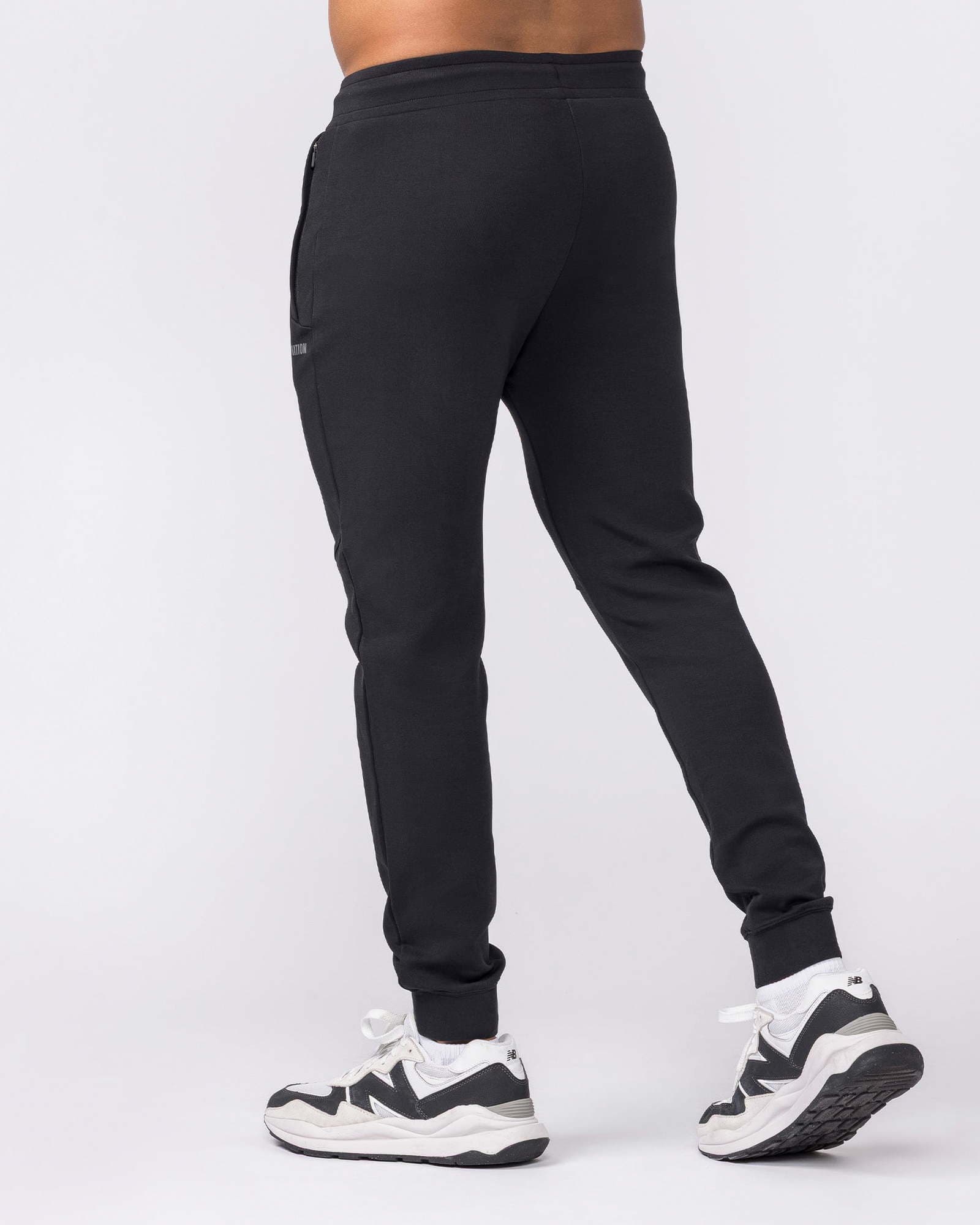 Essential Tech Pants - Black