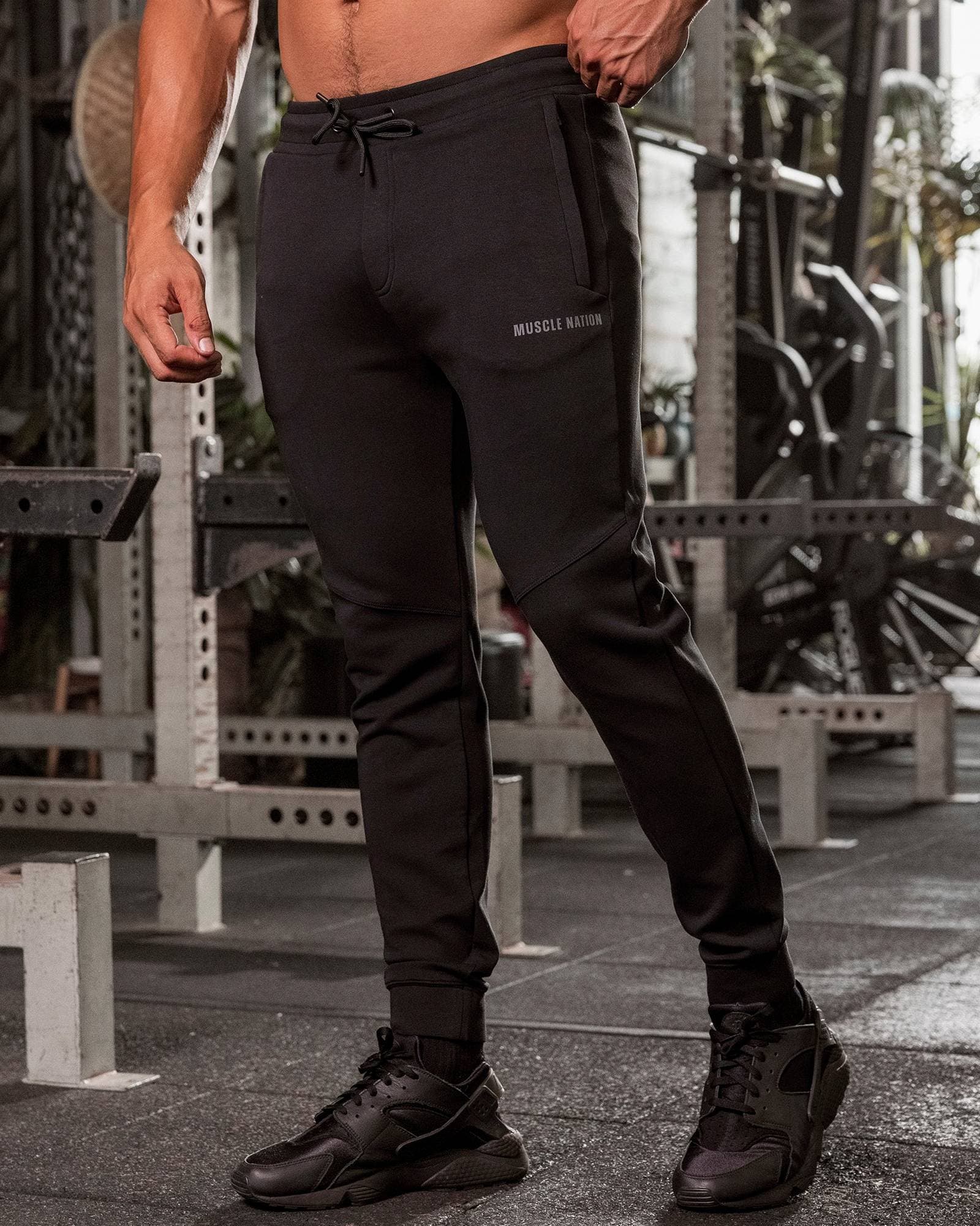 Essential Tech Pants - Black