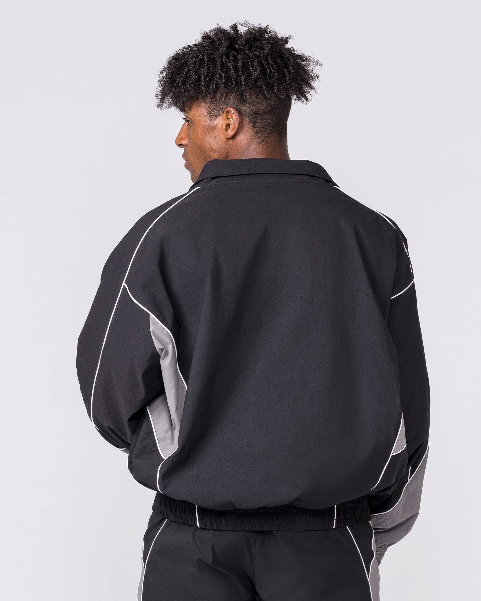 Command Windbreaker Zip Through - Black