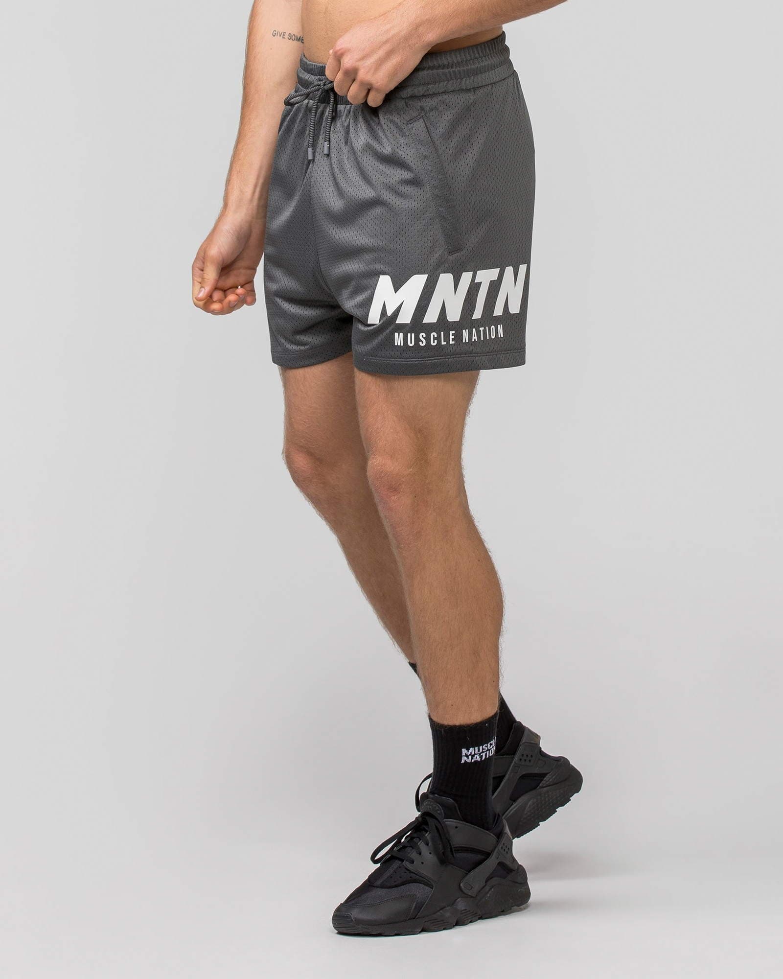 MNTN Lay Up 3.5" Shorts - Tornado