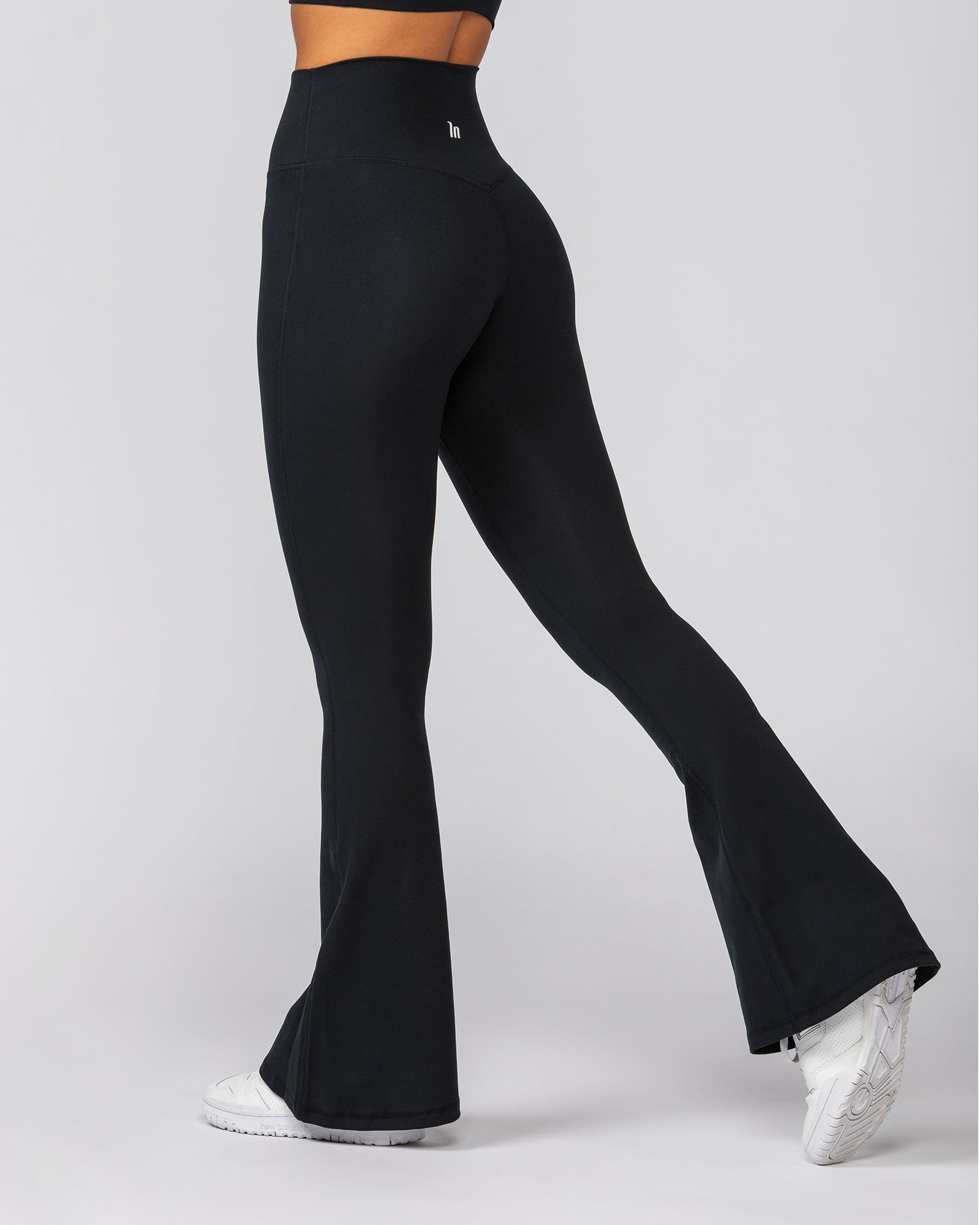 Zero Rise Everyday Flare Leggings Short - Black