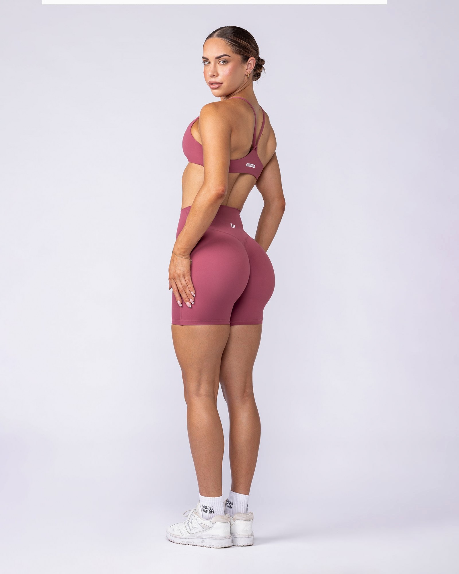 Aura Peachy Invisible Scrunch Bike Shorts - Maple