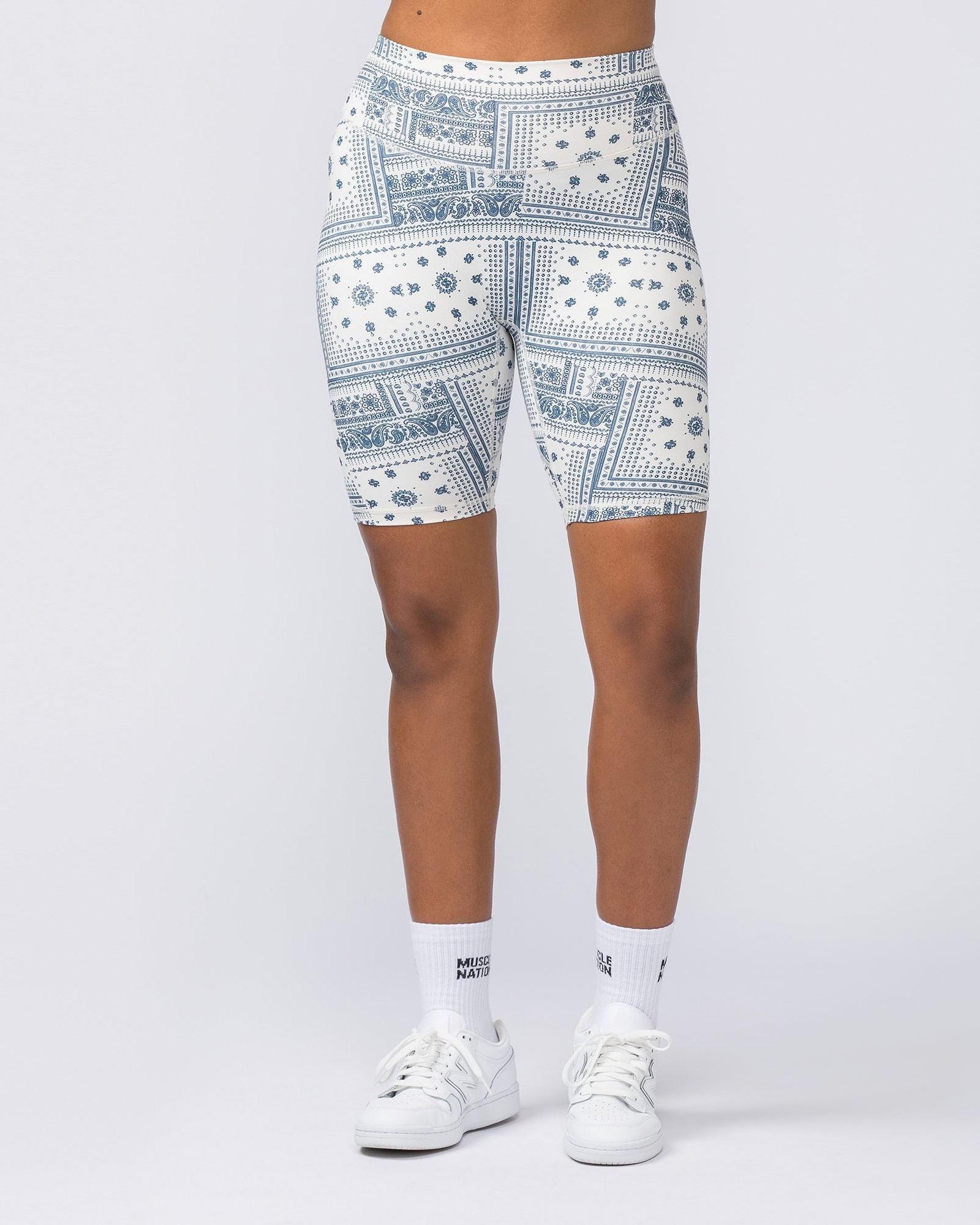 Zero Rise Everyday Referee Length Shorts - Sahara Paisley Print