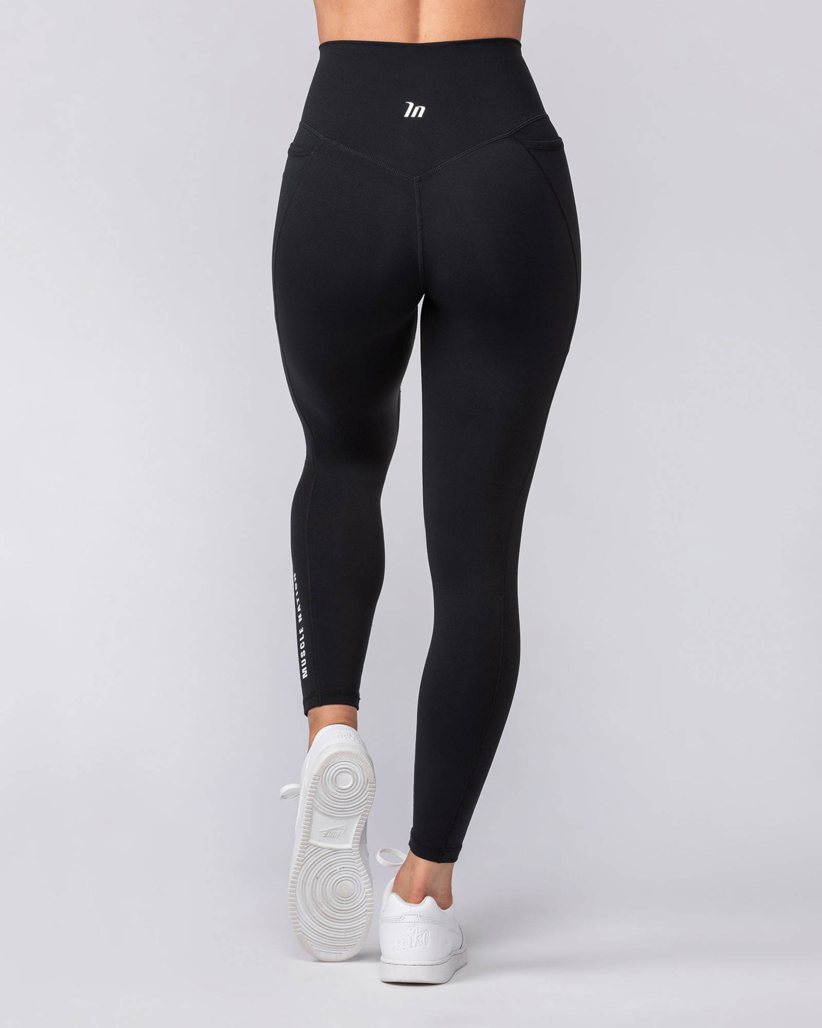 Agility Aura Pocket Ankle Length Leggings - Black