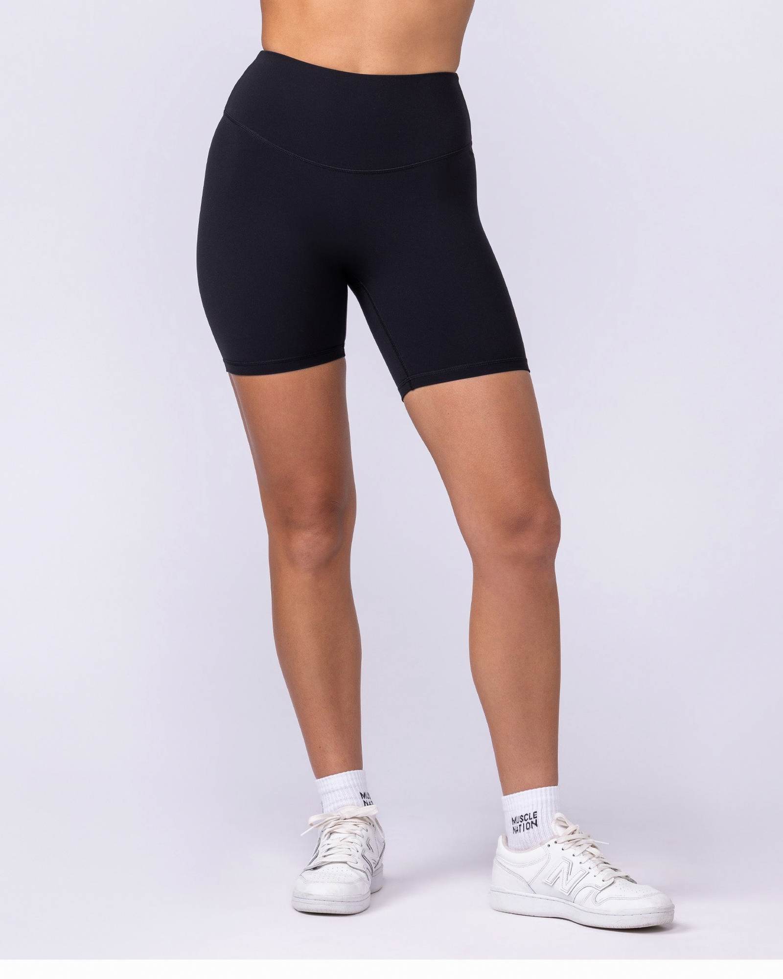 Aura Back Pocket Bike Shorts - Black