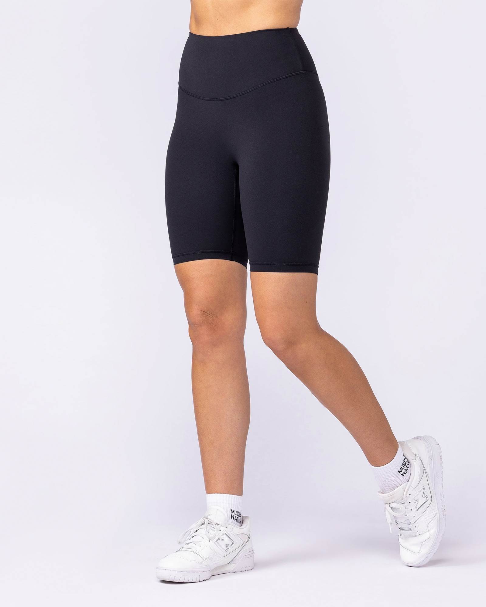 Aura Back Pocket Referee Shorts - Black