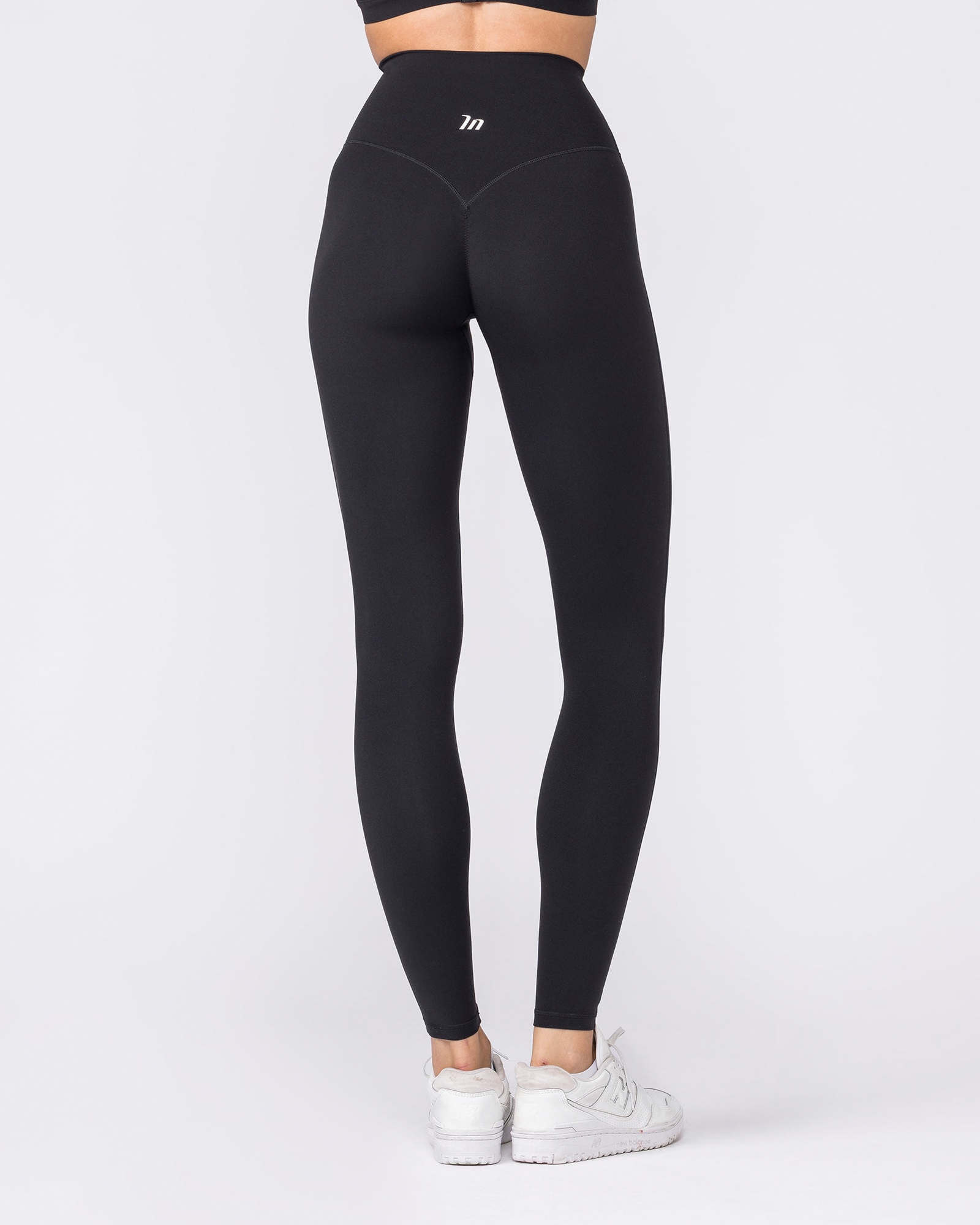 Aura Peachy High Invisible Scrunch Ankle Leggings - Black