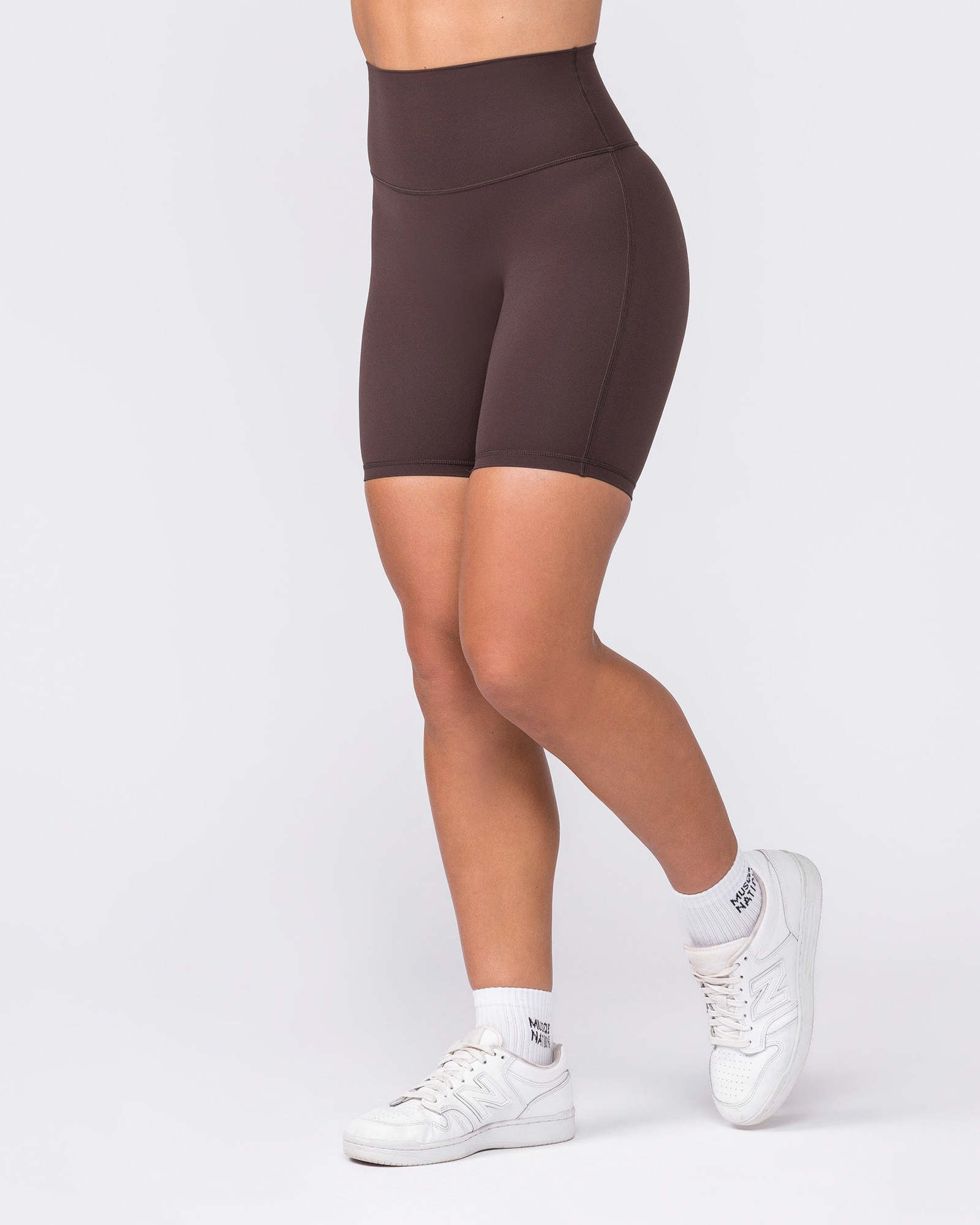 Aura Peachy High Invisible Scrunch Bike Shorts - Cocoa