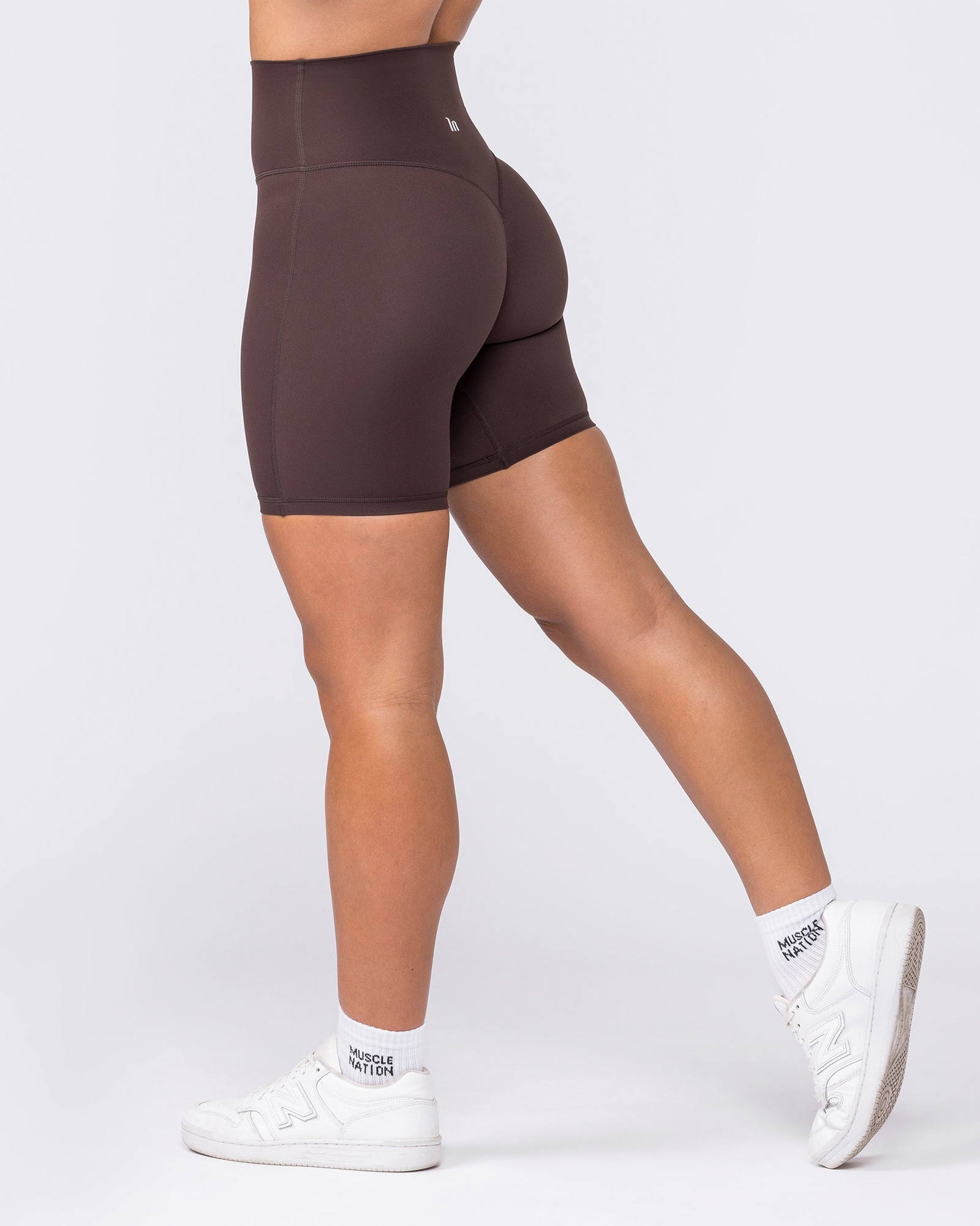 Aura Peachy High Invisible Scrunch Bike Shorts - Cocoa