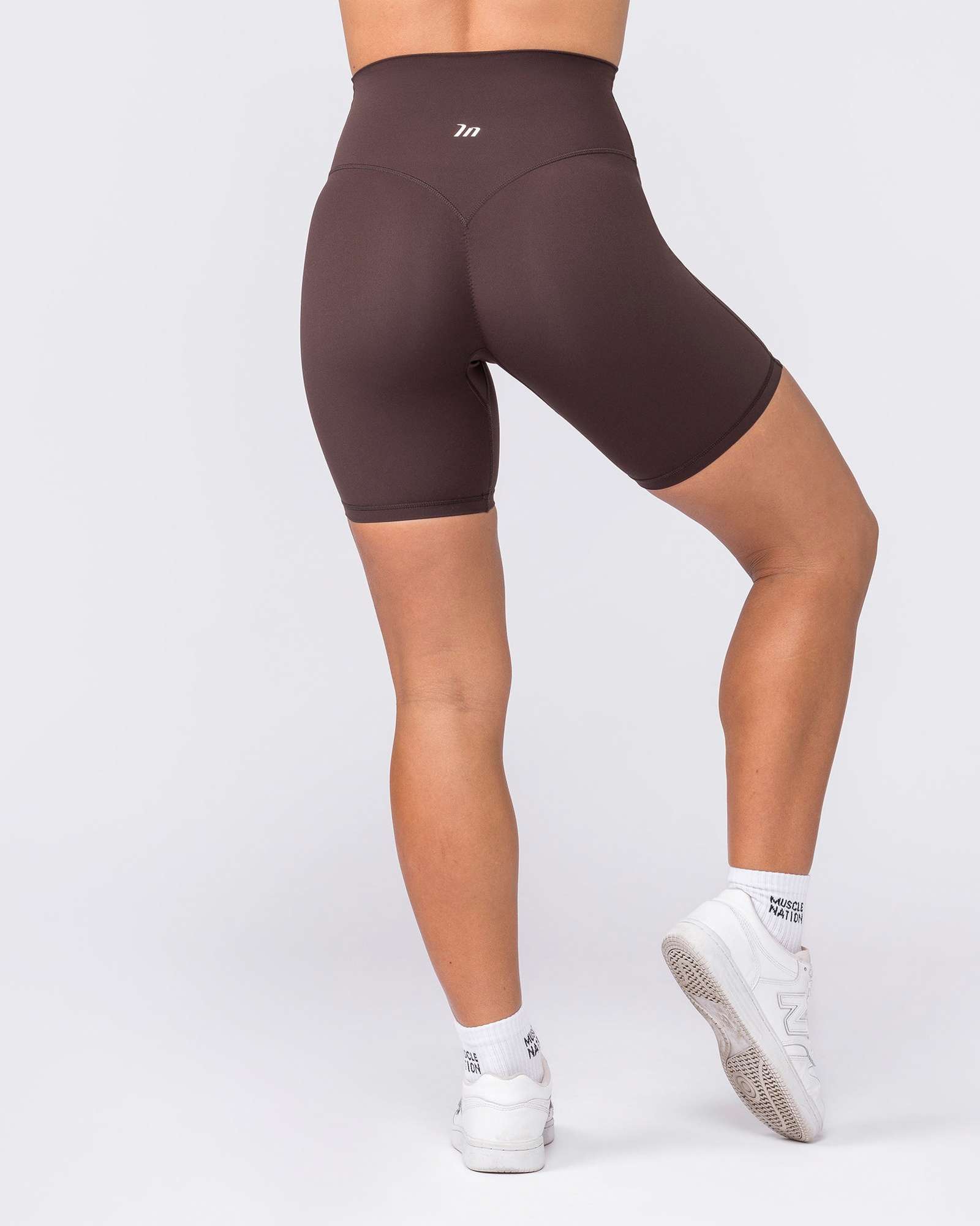 Aura Peachy High Invisible Scrunch Bike Shorts - Cocoa