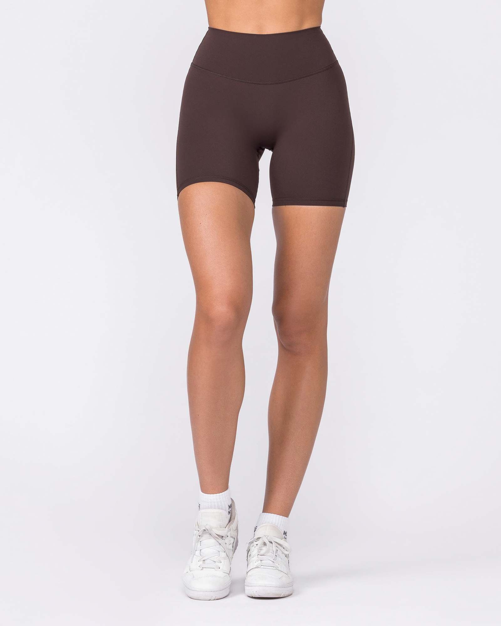 Aura Peachy Invisible Scrunch Bike Shorts - Cocoa