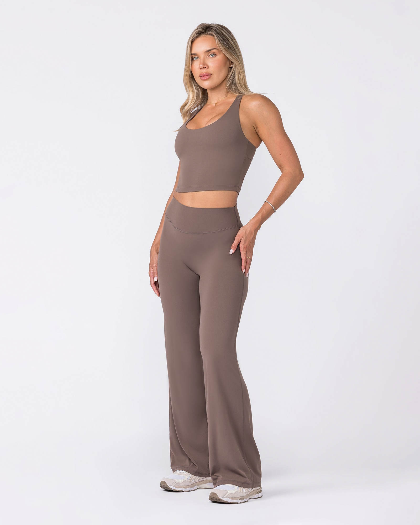 Aura Straight Leg Leggings Short - Taupe