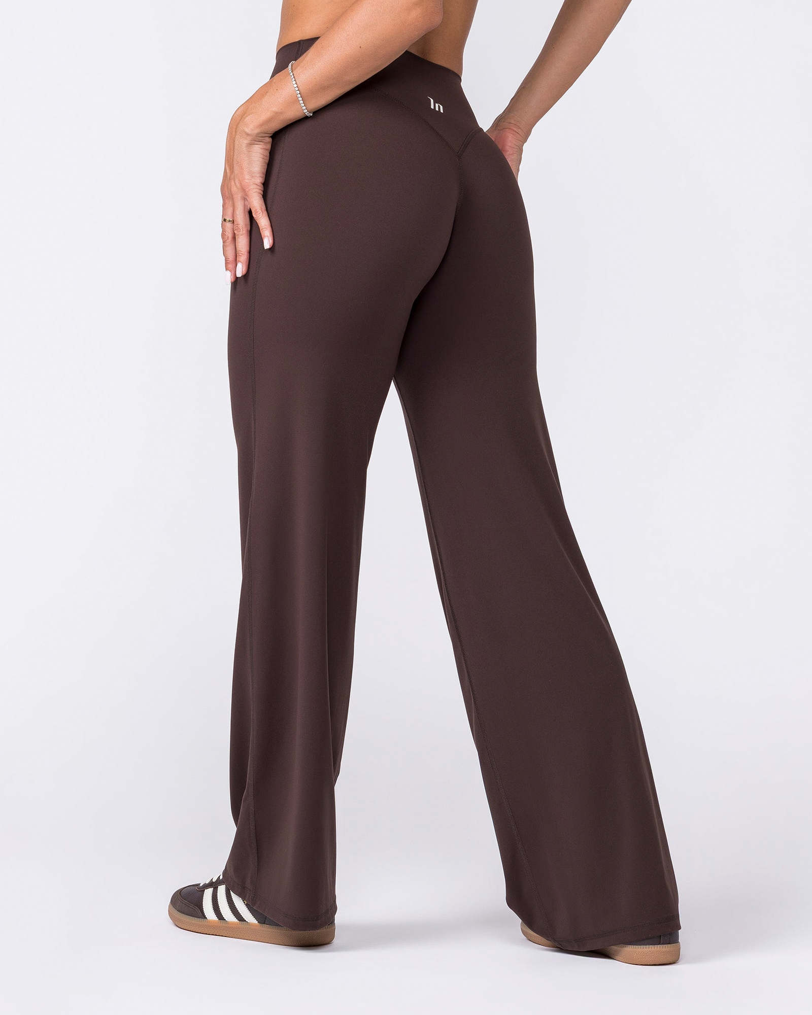 Aura Straight Leg Leggings Short - Cocoa