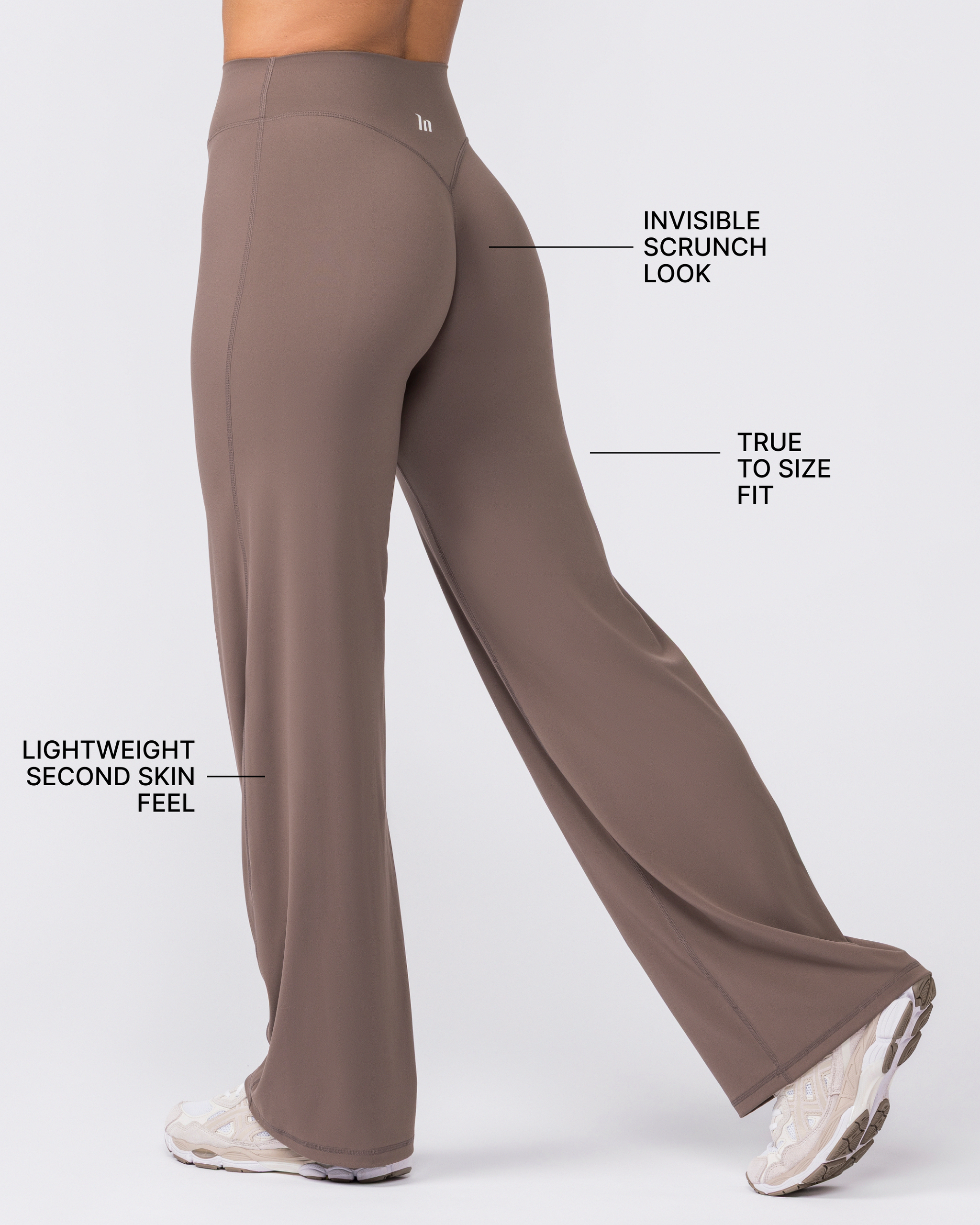 Aura Straight Leg Leggings Short - Taupe