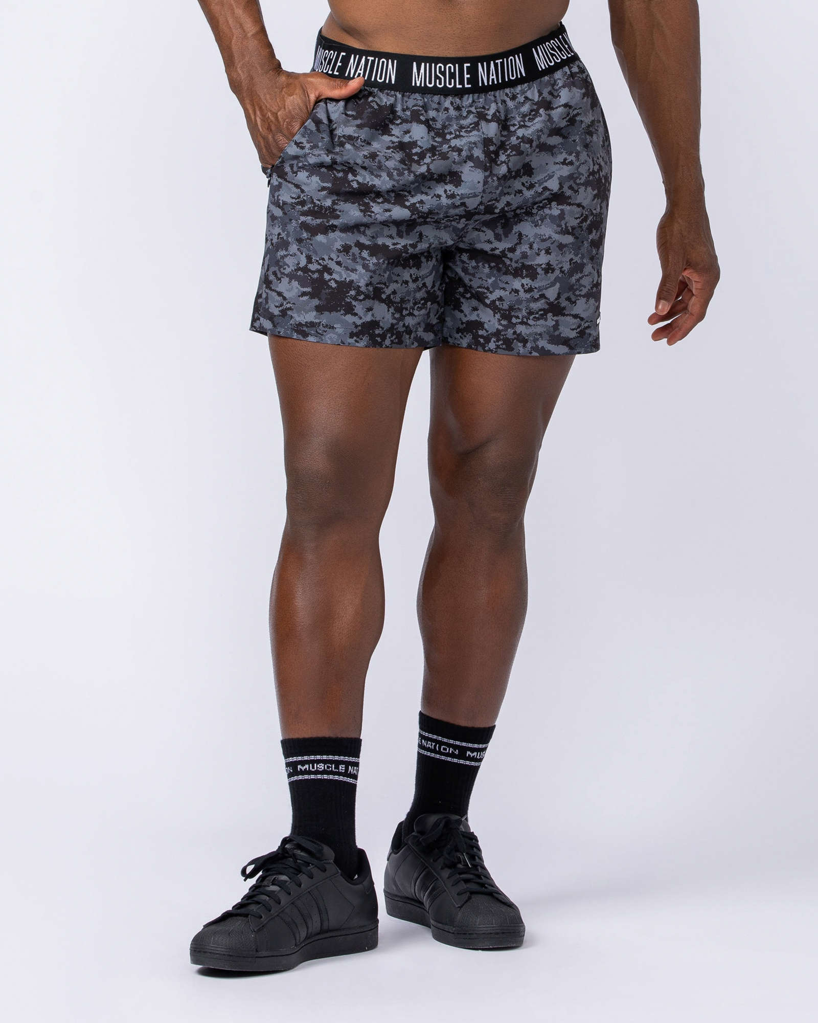 Grey/Black Distressed Print