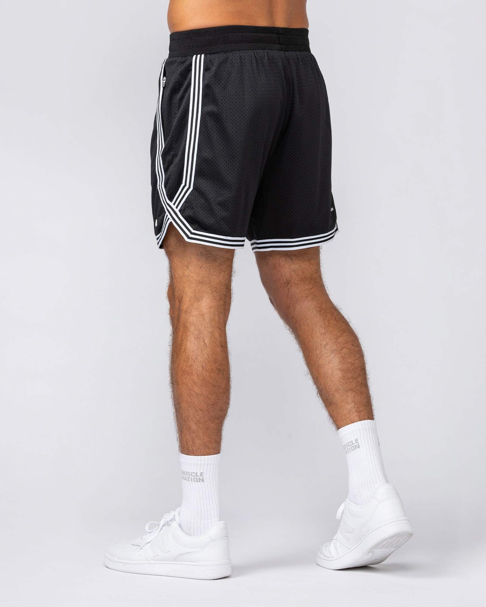 Courtside Basketball 5" Shorts - Black