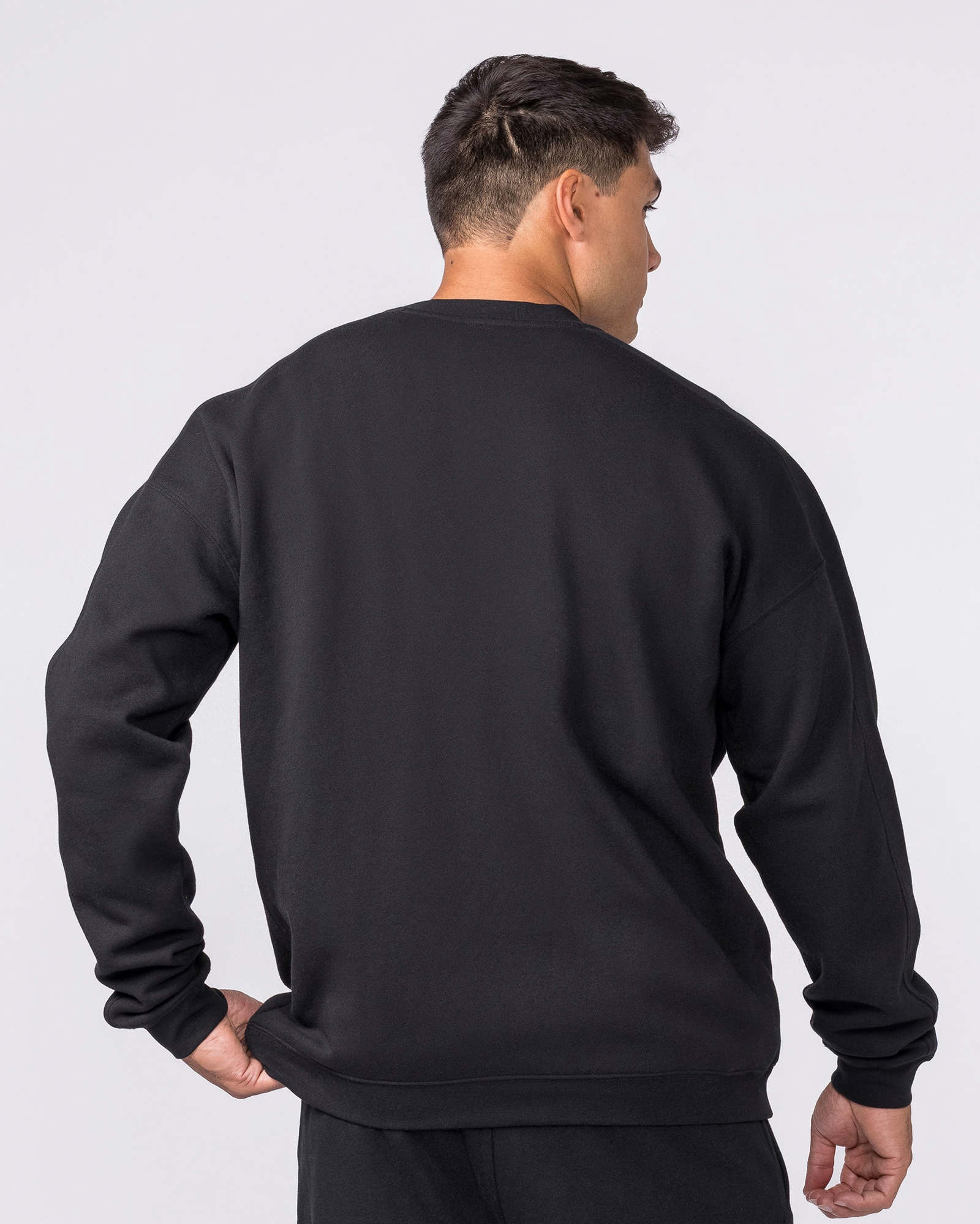 Essential Crew Pullover - Black