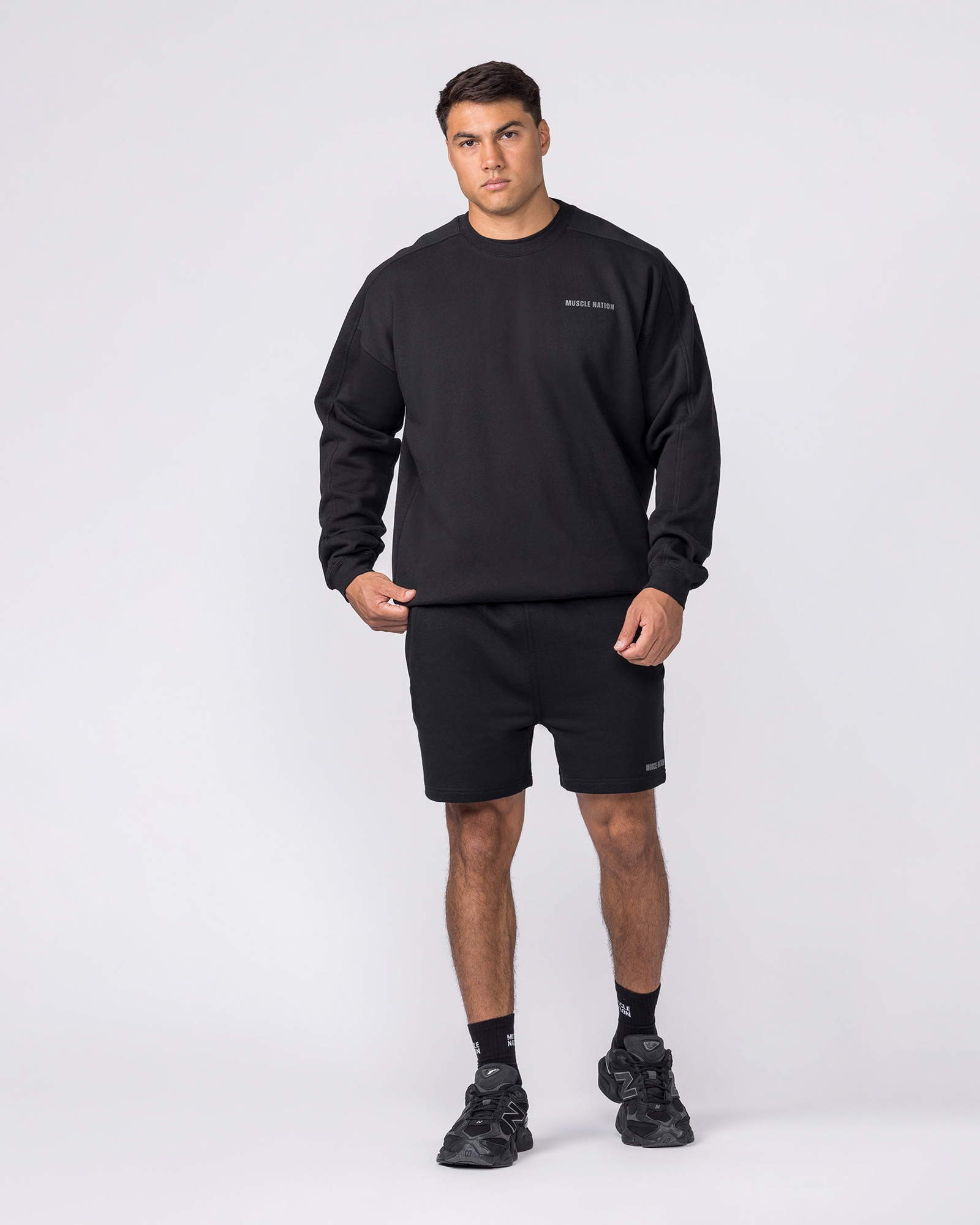Essential Crew Pullover - Black