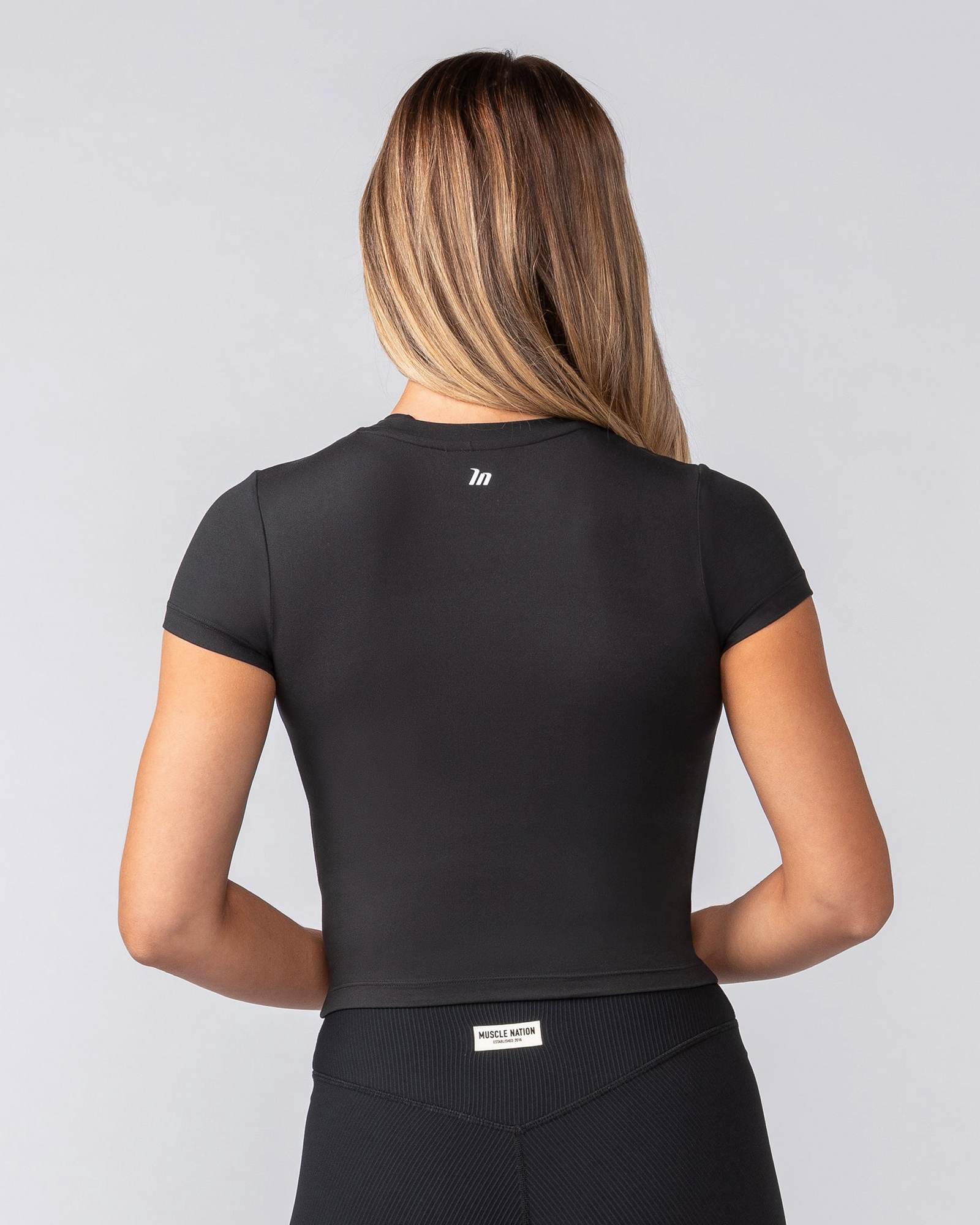 Essential Cropped Tee - Black