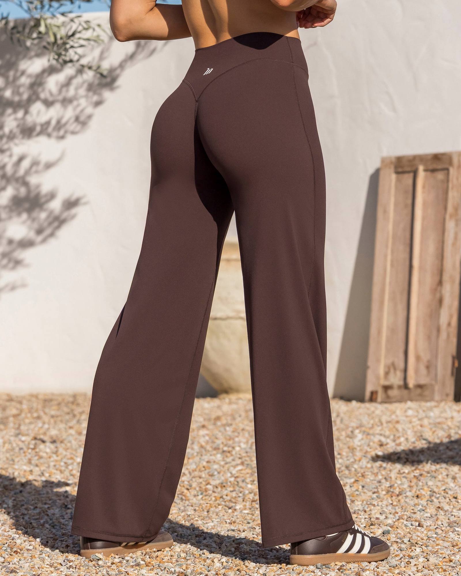 Aura Straight Leg Leggings Short - Cocoa