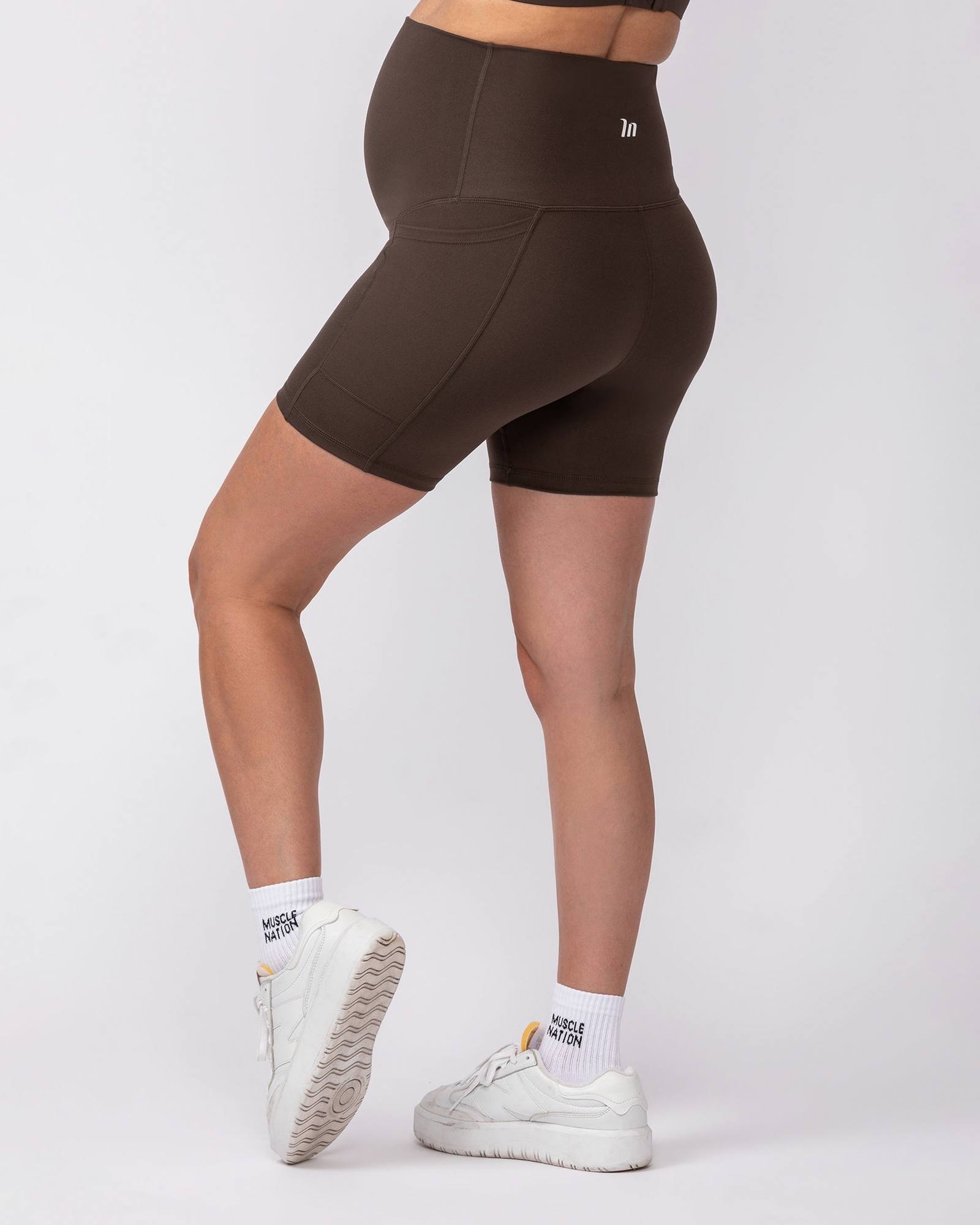 Maternity Everyday Pocket Bike Shorts - Deep Brown