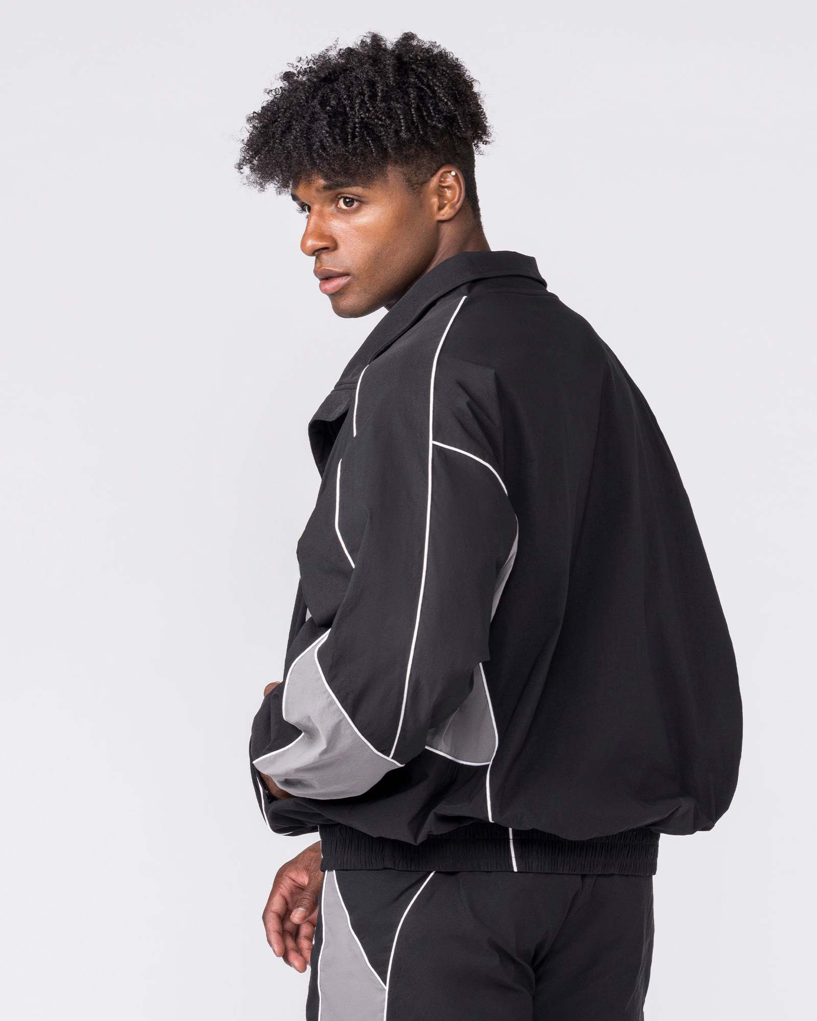 Command Windbreaker Zip Through - Black