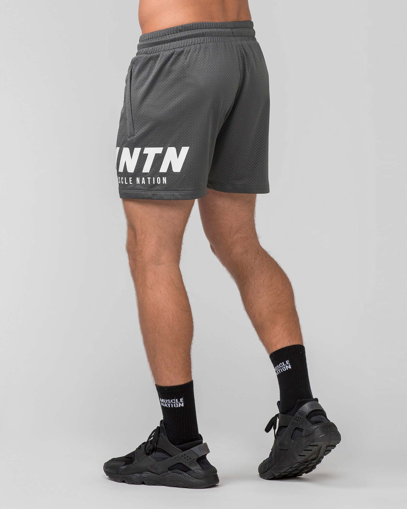MNTN Lay Up 3.5" Shorts - Tornado