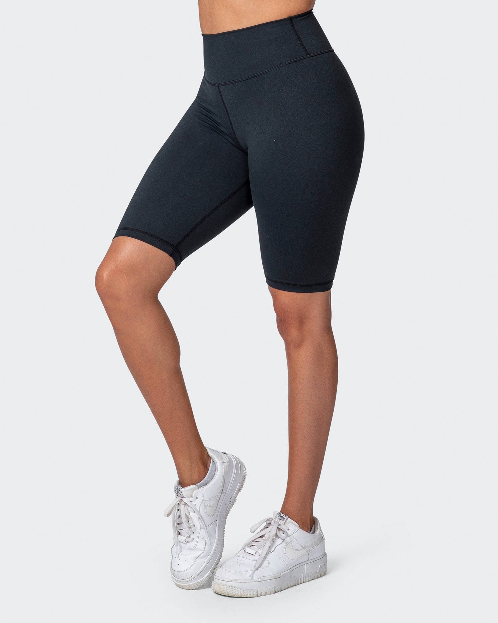 Signature Scrunch Referee Length Shorts - Black