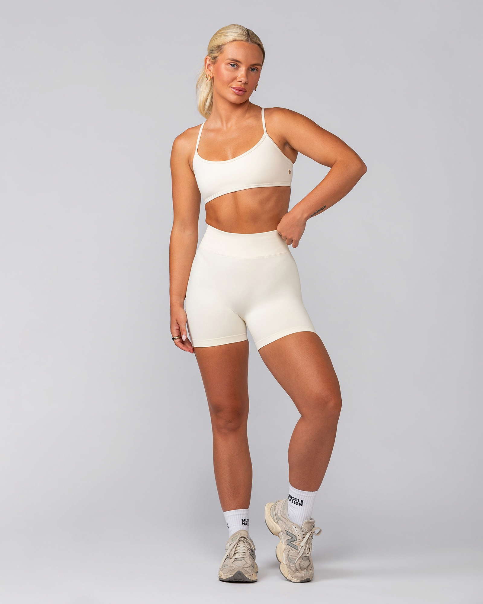 Sculpt Seamless Midway Shorts - Travertine
