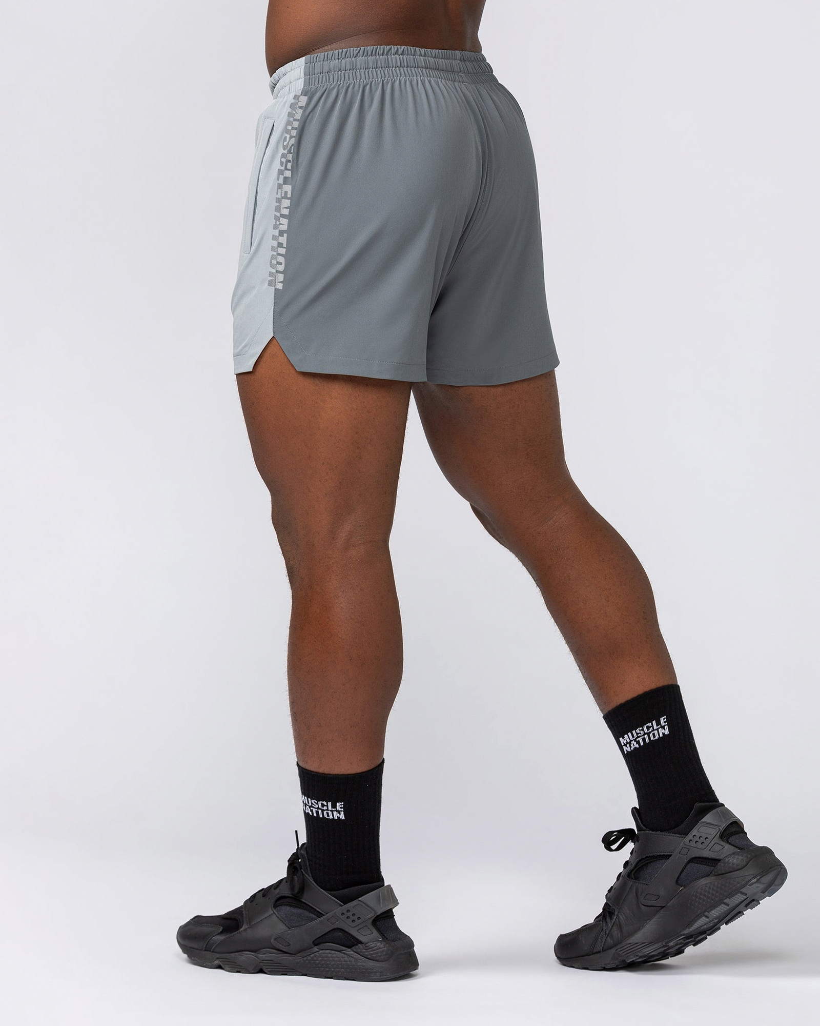 Stride 3.5" Shorts - Jet Grey / Tornado