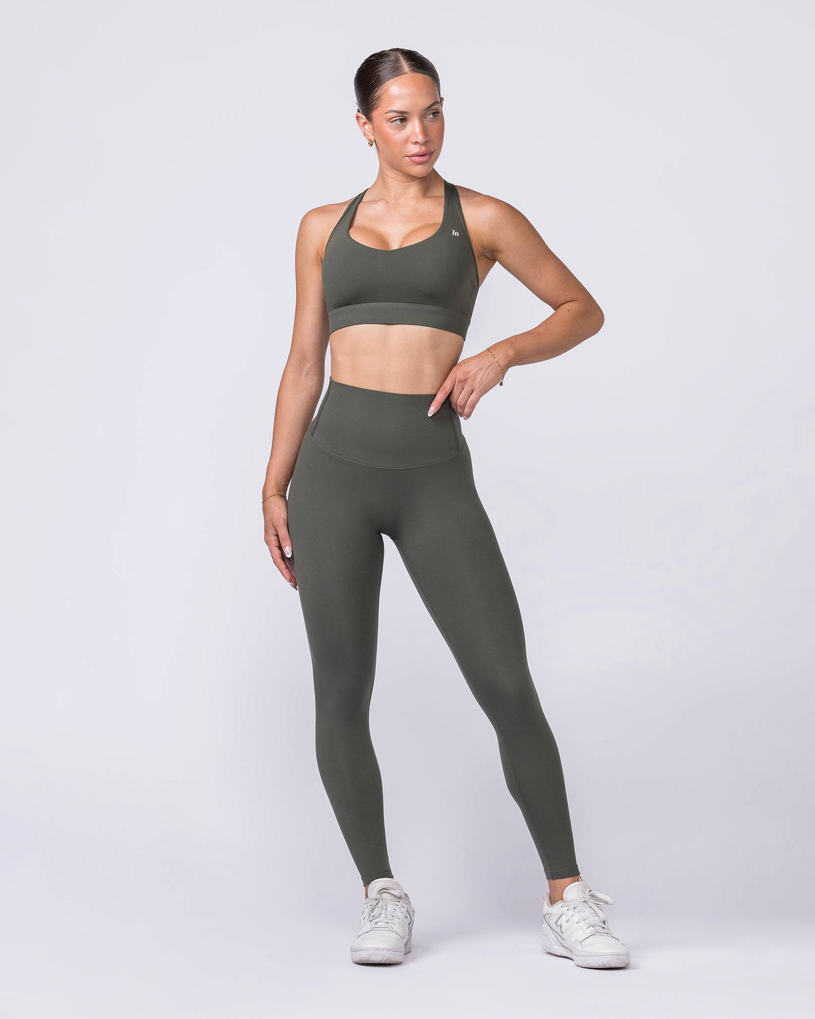 Unrivalled Bare Ankle Length Leggings - Eucalyptus