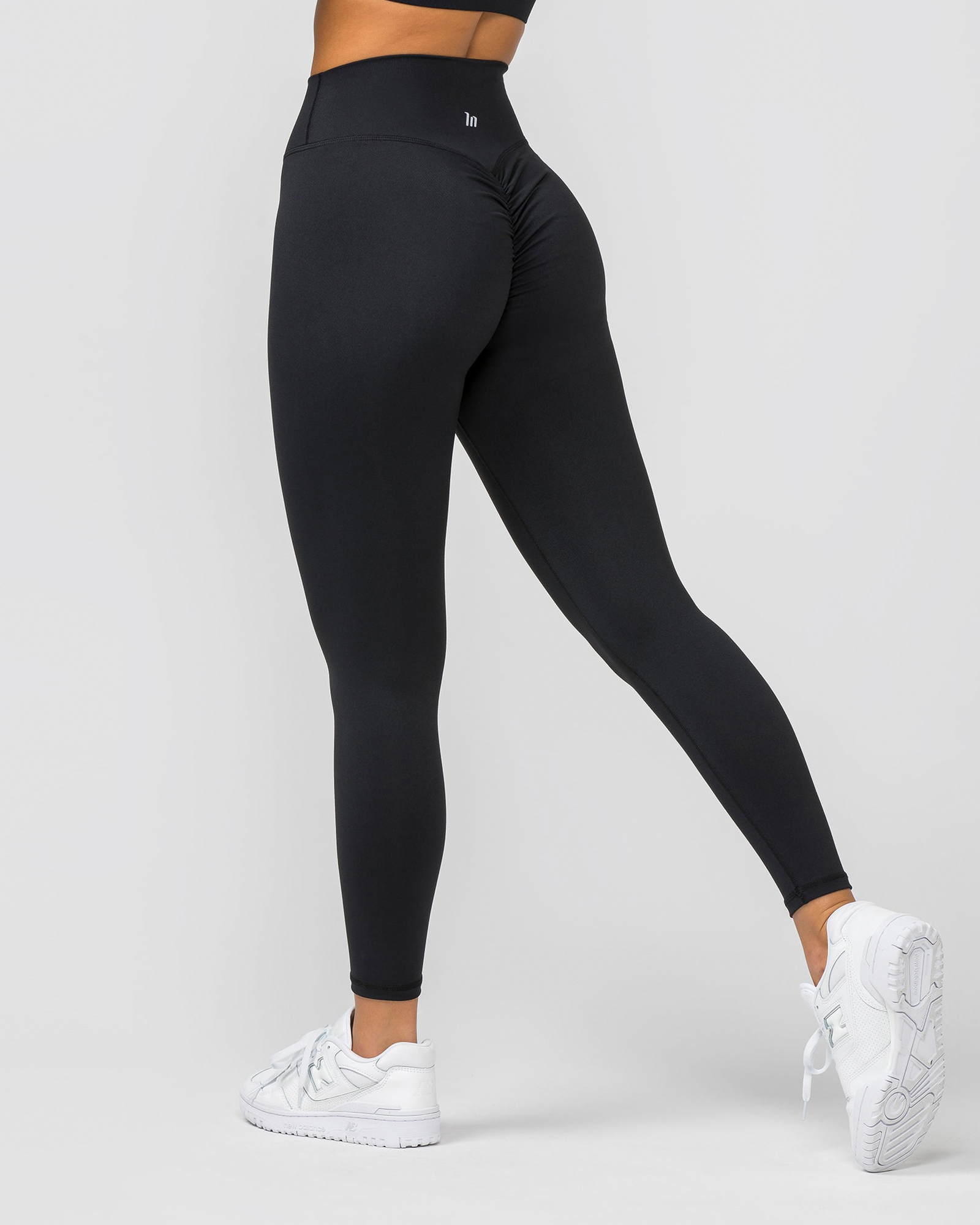 Signature Scrunch Ankle Length Leggings - Black