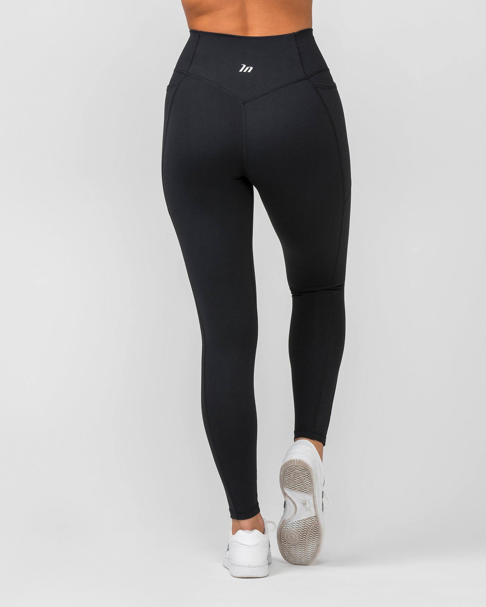 Agility Pocket Ankle Length Leggings - Black