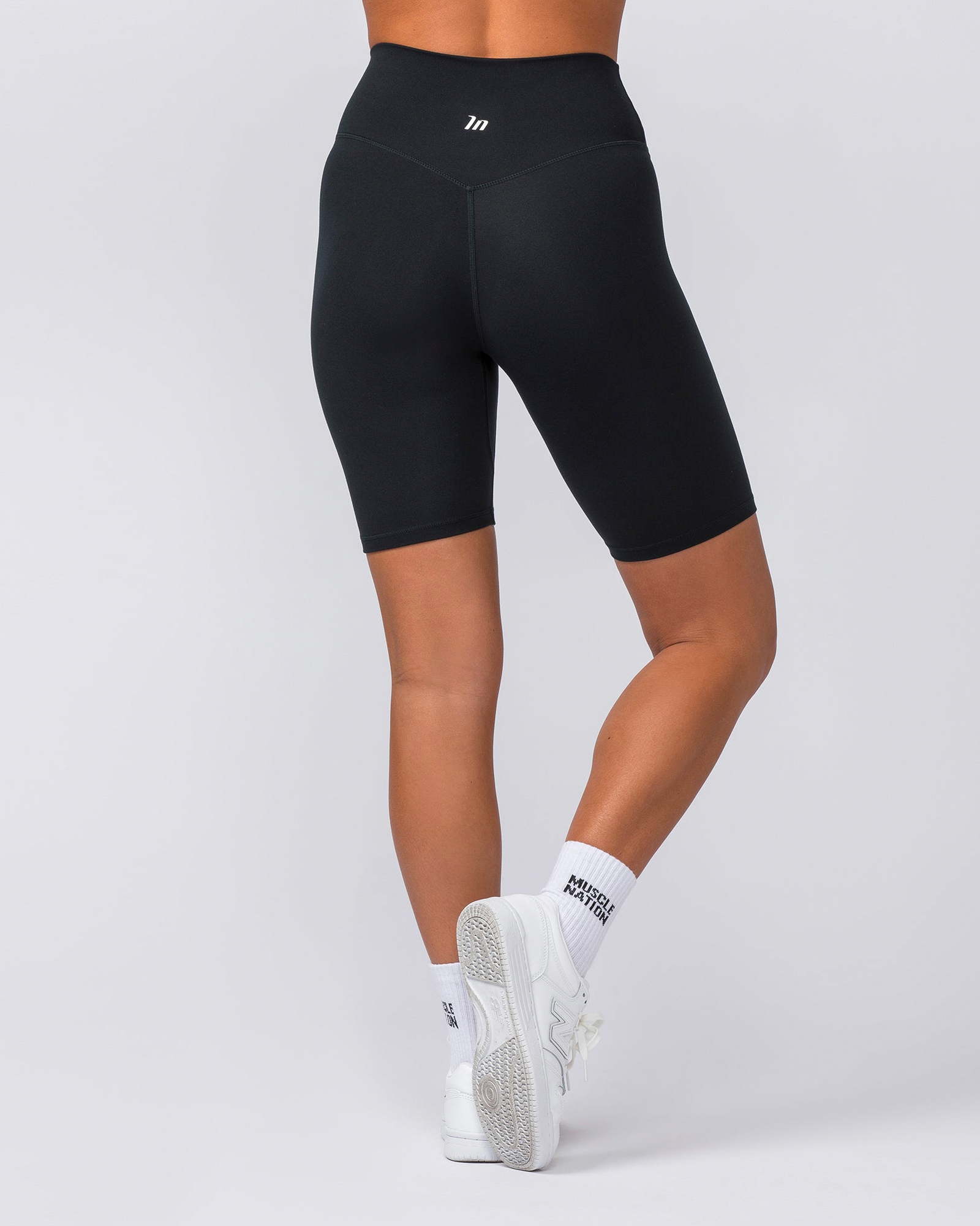 Zero Rise Everyday Referee Length Shorts - Black